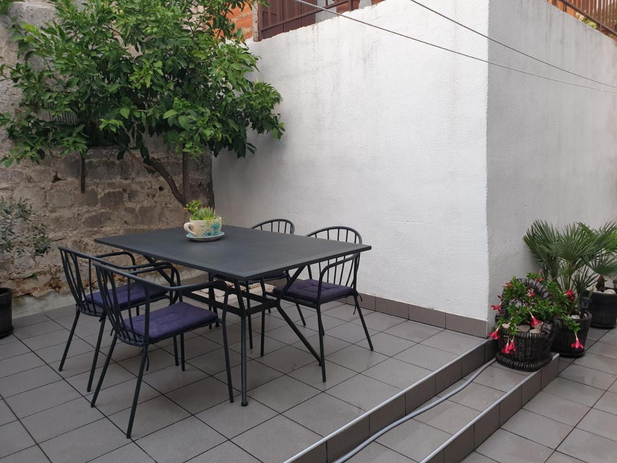 Hotel Lemon Tree Donji Seget Esterno foto
