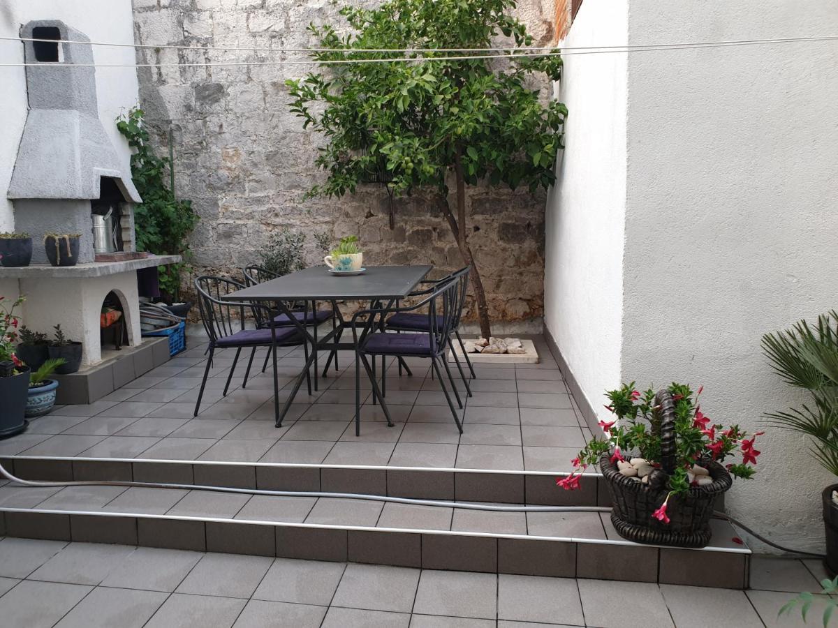 Hotel Lemon Tree Donji Seget Esterno foto
