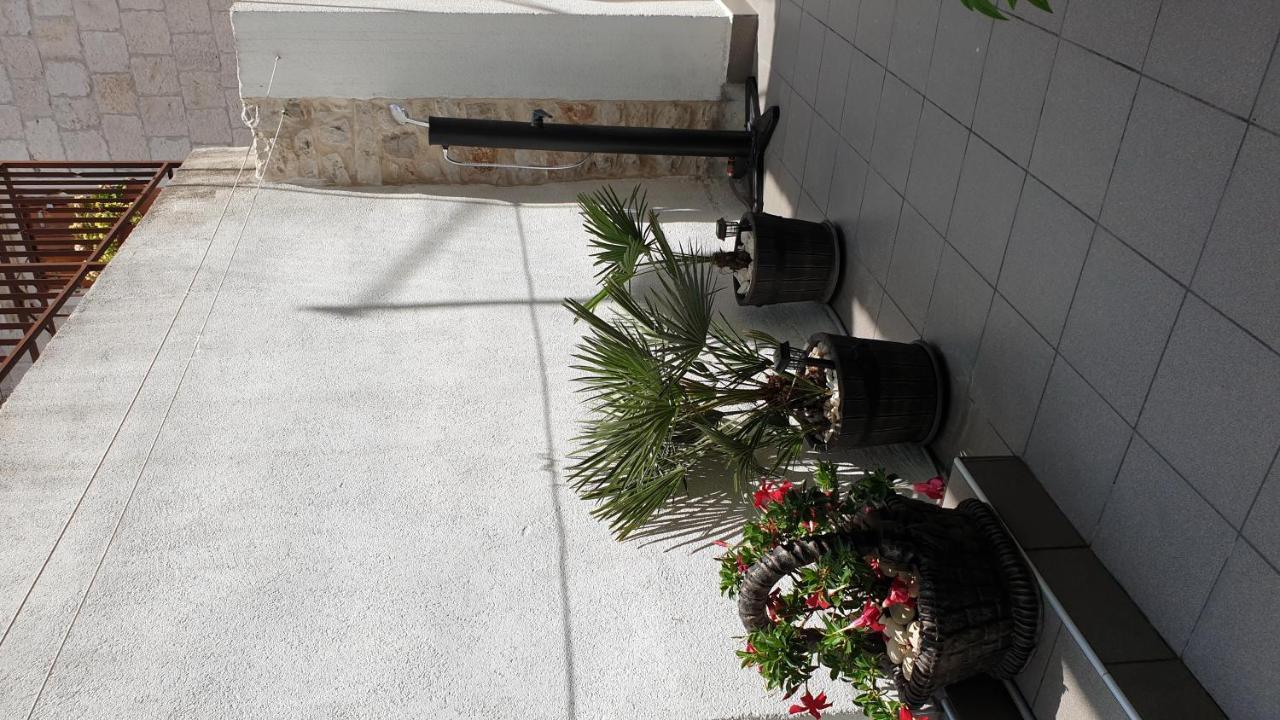 Hotel Lemon Tree Donji Seget Esterno foto