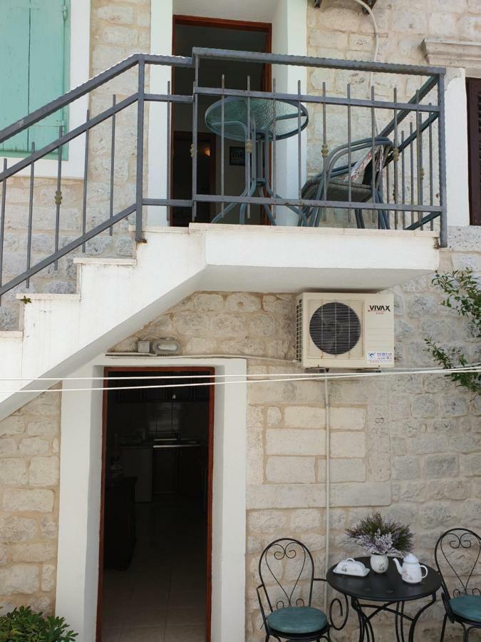 Hotel Lemon Tree Donji Seget Esterno foto