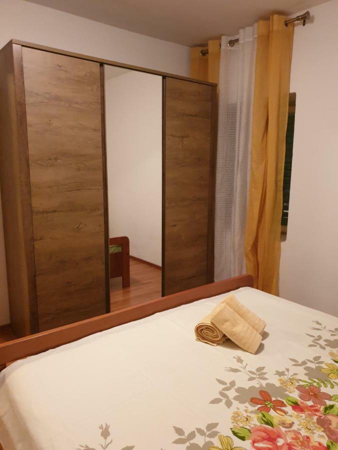Hotel Lemon Tree Donji Seget Esterno foto